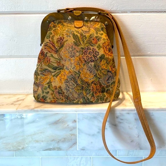 Vintage Handbags - Vintage Italian Floral Tapestry Crossbody Frame Bag EUC